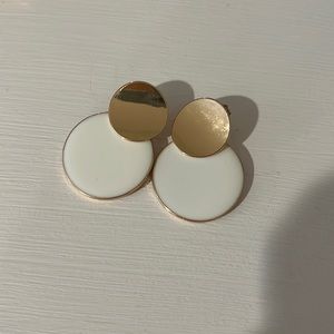 Gold and white dangle earrings hardly worn